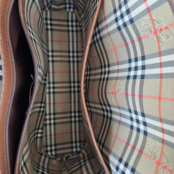 Burberry Brown Leather Satchel with Structured Design - Picture 5 of 5